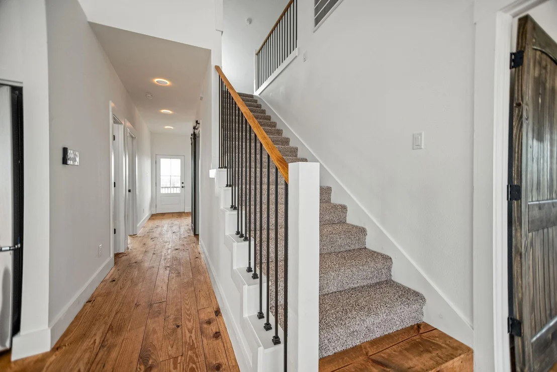 Photo of 809 W Taylor Avenue
