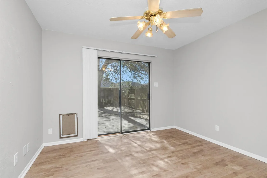 Photo of 127 Golfview Drive