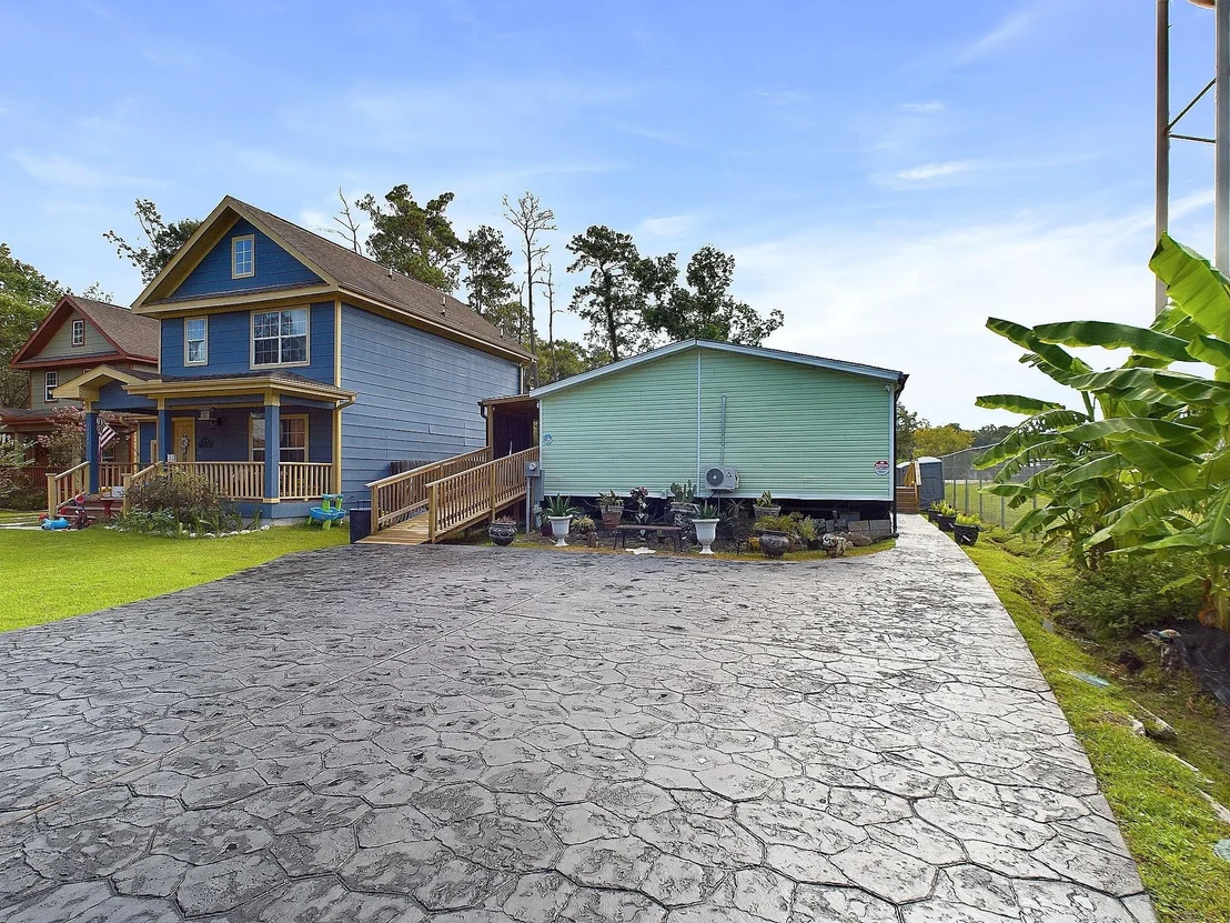 Photo of 24249 Glory Avenue