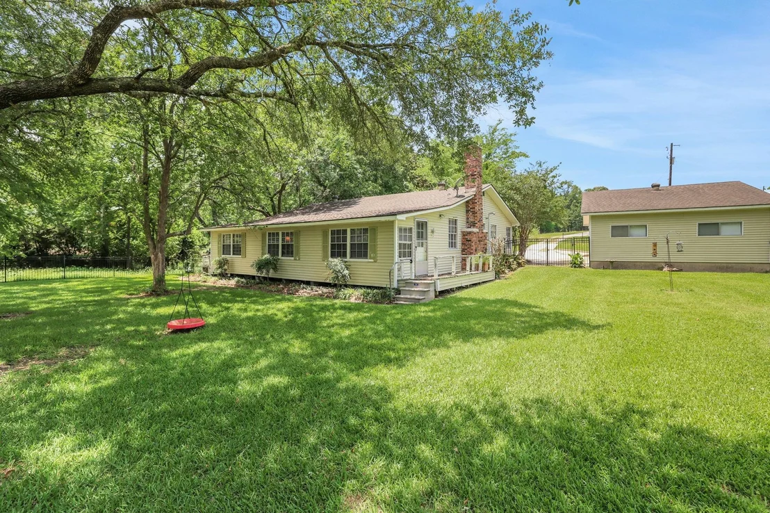 Photo of 151 Lakeview Circle