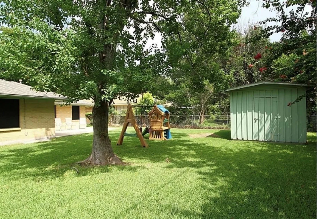 Photo of 2015 Gardenia Drive