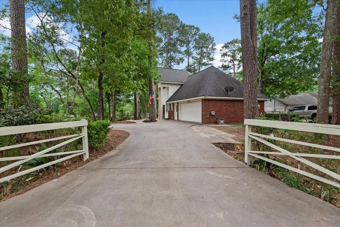 Photo of 14151 Buckingham Lane
