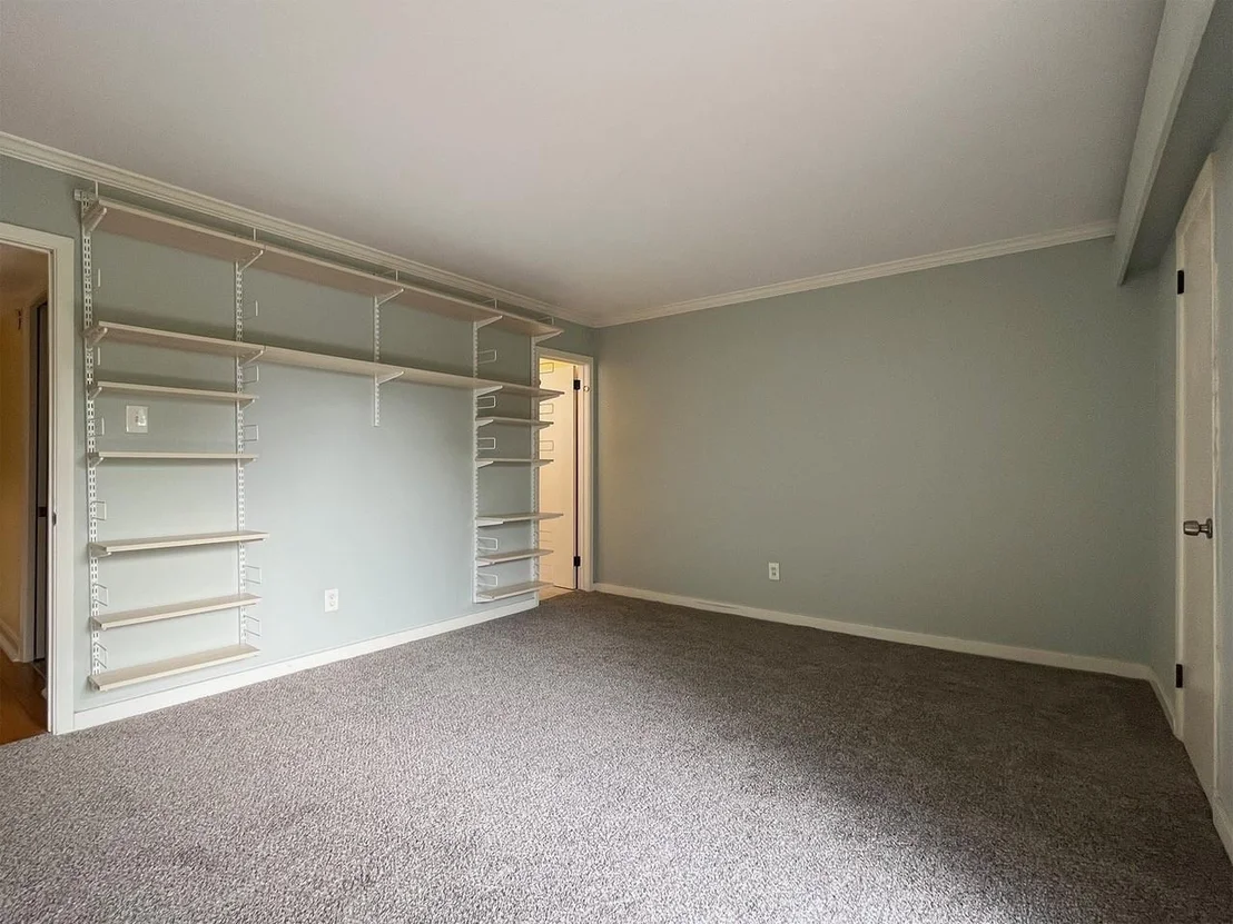 Photo of Unit 17 at 8211 Katy Freeway