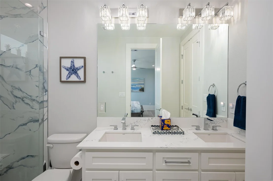 Photo of 2425 Audubon Avenue