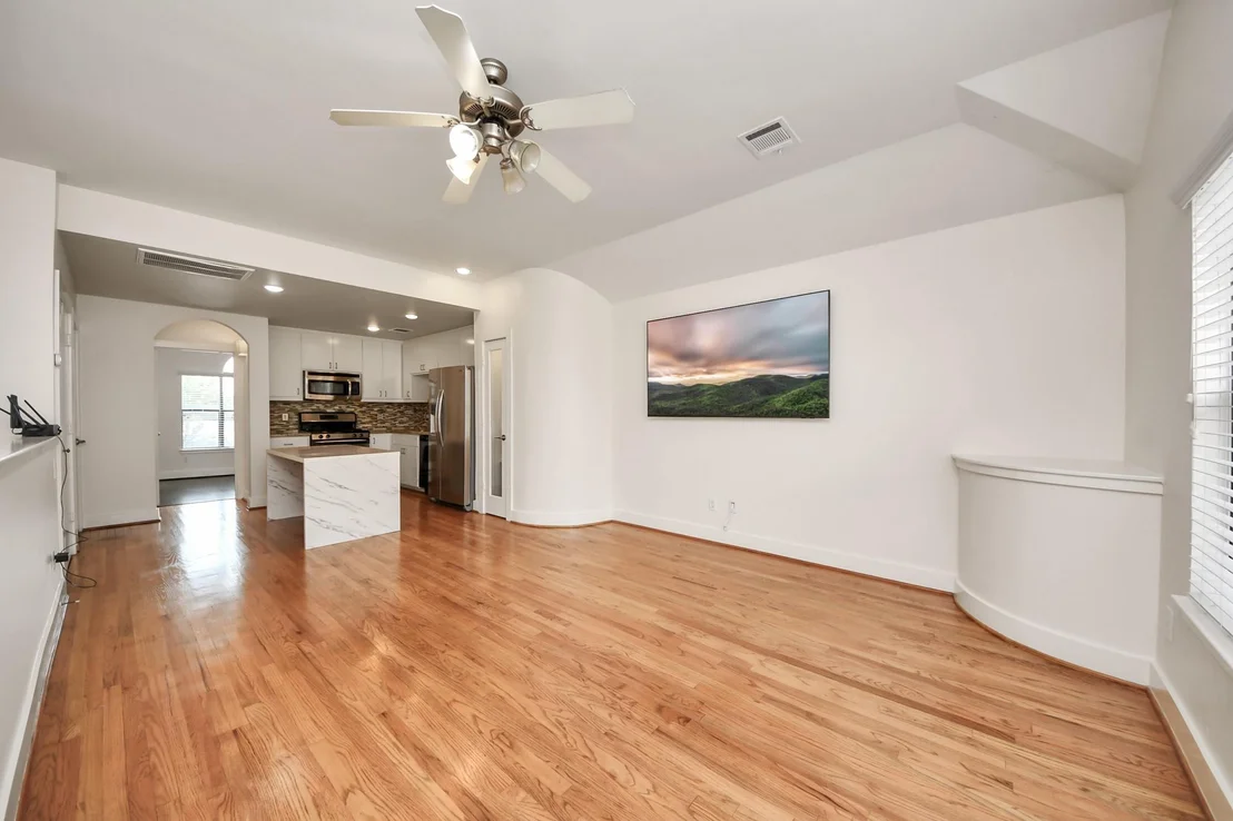 Photo of Unit 205 at 5941 South Loop E