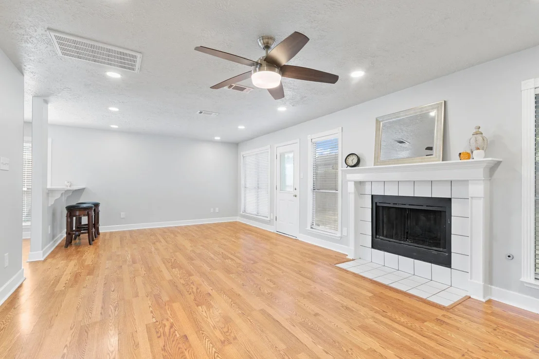 Photo of 21323 Deerhaven Drive