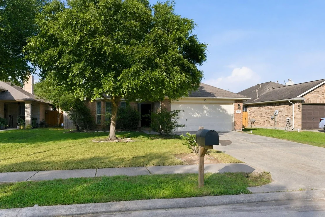 Photo of 24022 Lestergate Drive