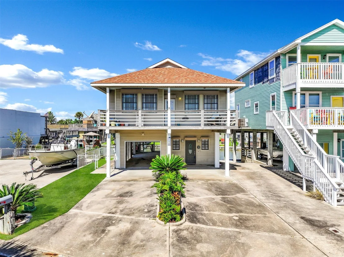 Photo of 40 Harbor Circle