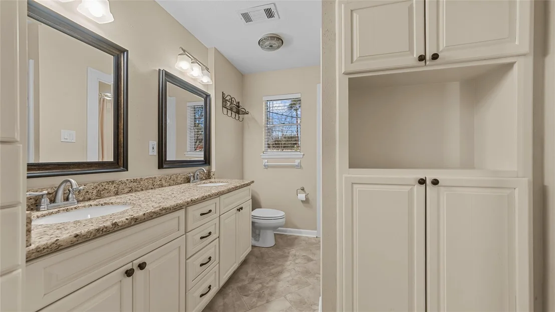 Photo of 1711 Woodhue Drive