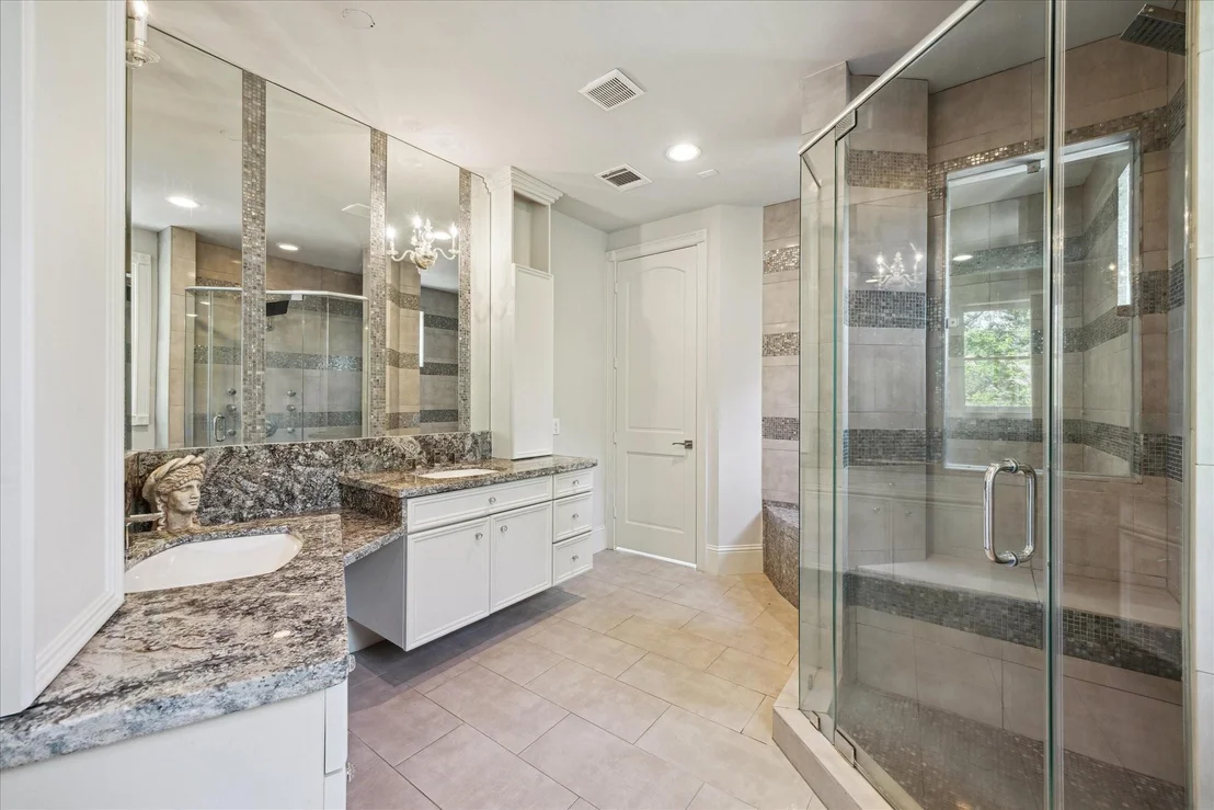 Photo of 2247 Bartlett Street