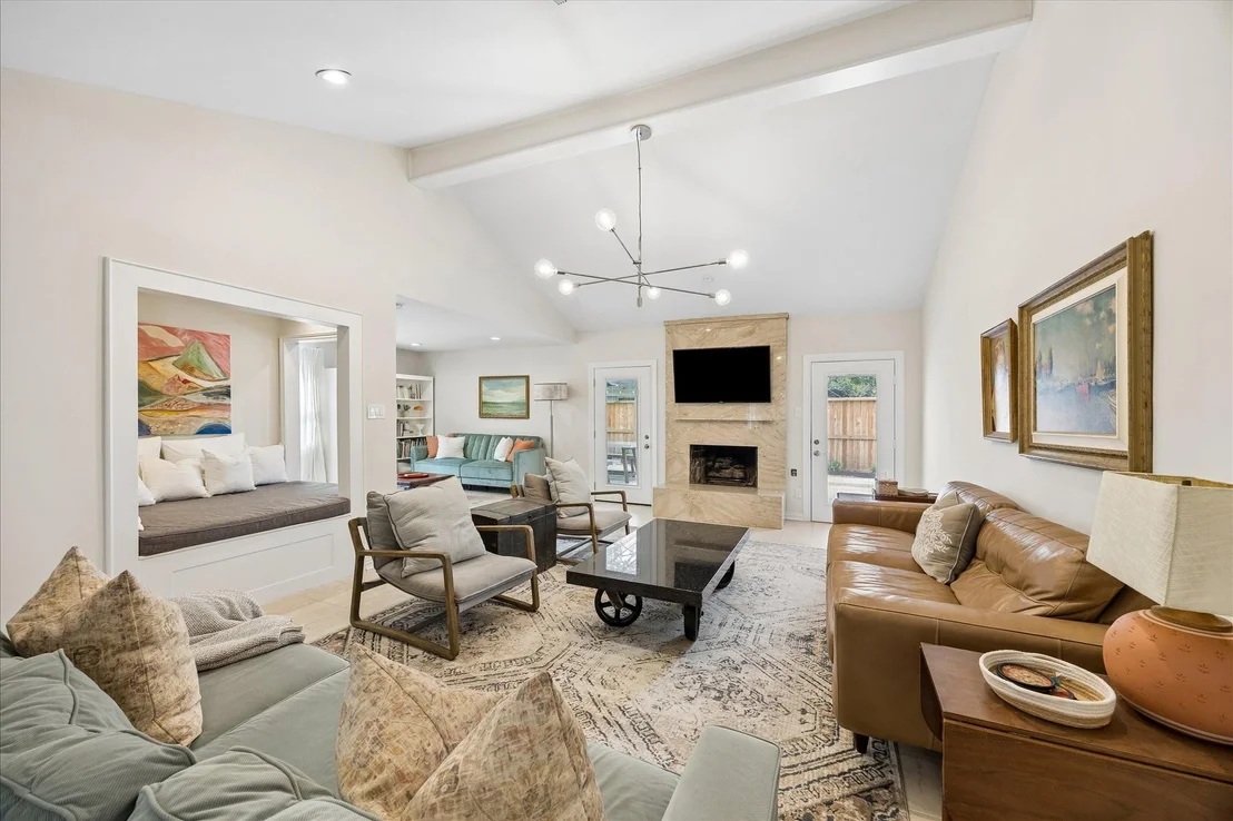 Photo of 1715 Briarpark Drive