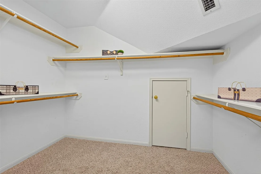 Photo of 151 W Coldbrook Circle