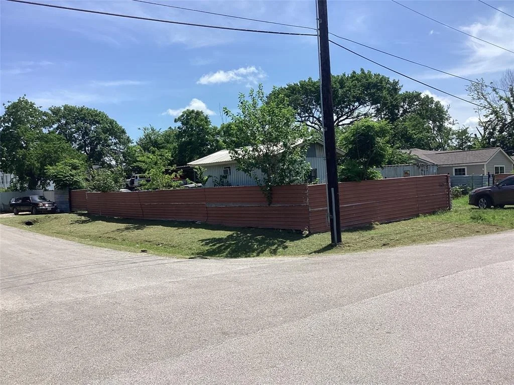 Photo of 4601 Redbud Street