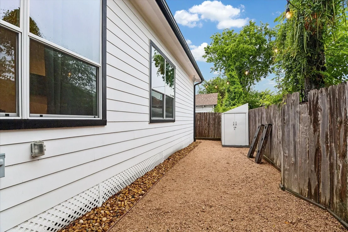 Photo of 2112 Common Street