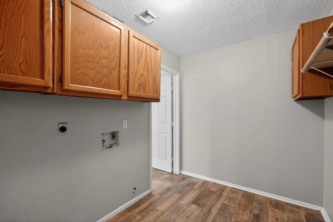 Photo of 918 Long Prairie Drive
