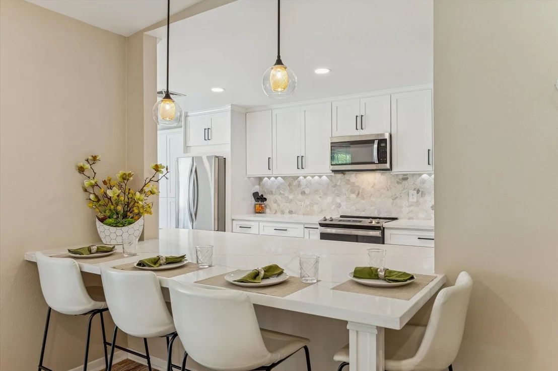 Photo of 10902 Mullins Drive