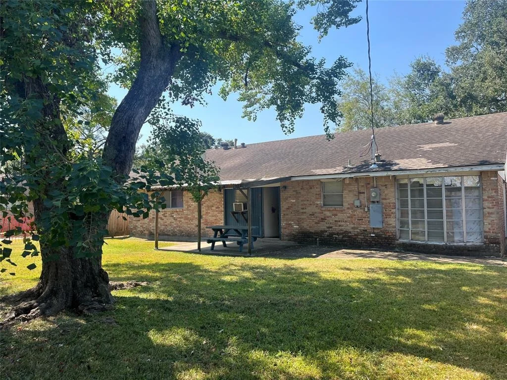 Photo of 10903 Dunlap Street