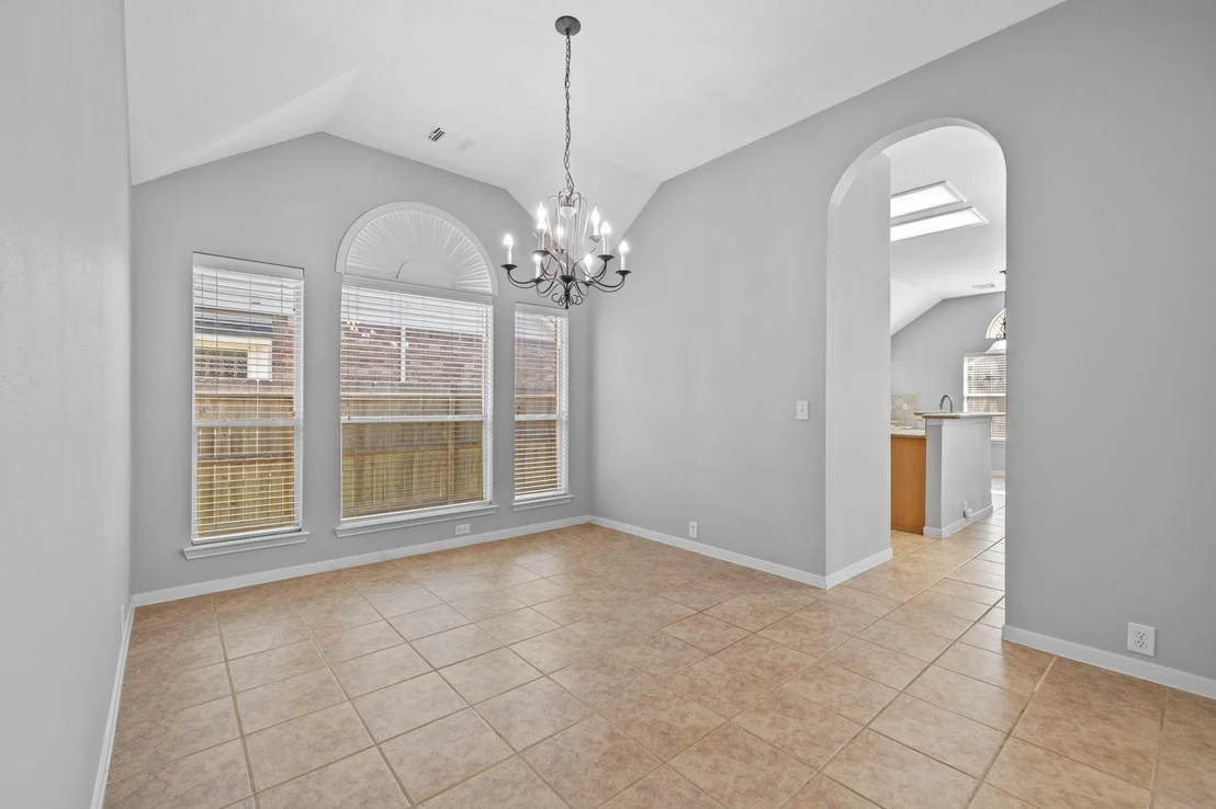 Photo of 2915 Sandleigh Drive
