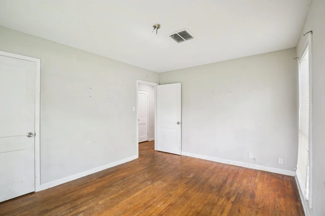 Photo of 1531 W 8th Street