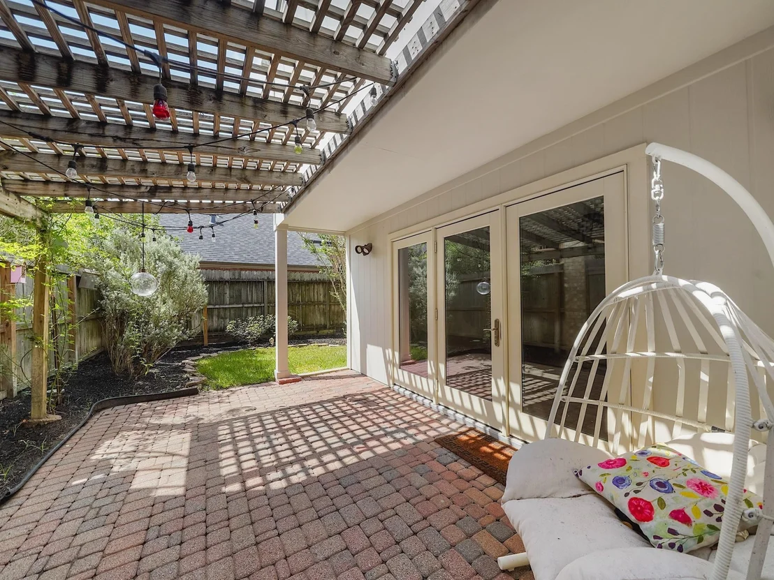 Photo of 910 Enclave Parkway