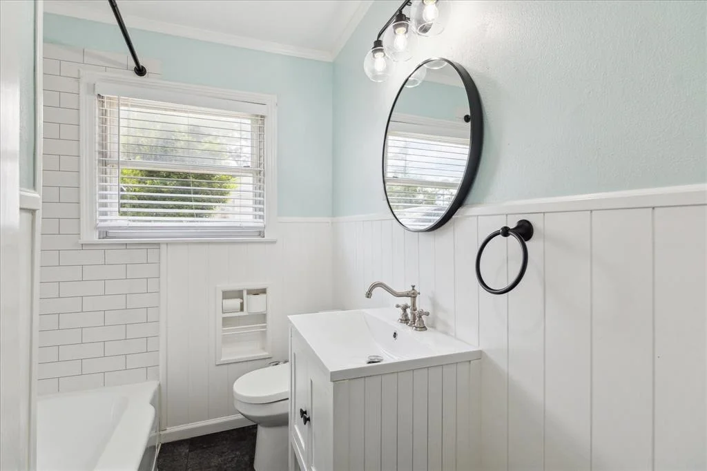 Photo of 4301 Ascot Lane