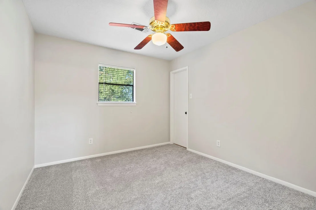 Photo of 15633 Corinthian Way