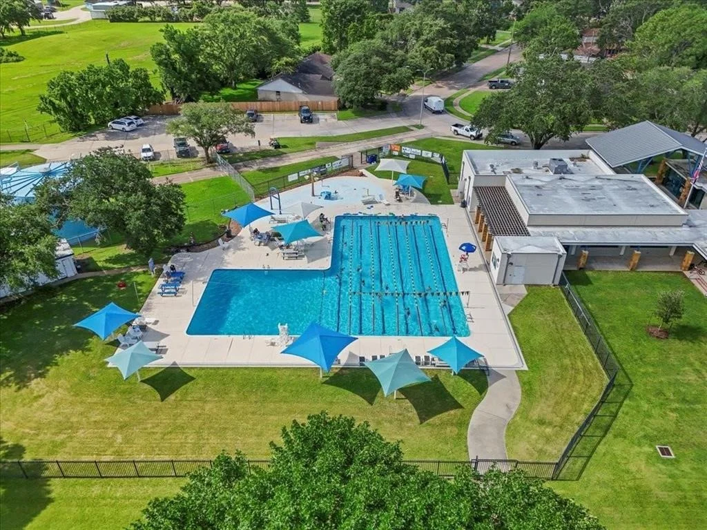 Photo of 710 Bayview Drive