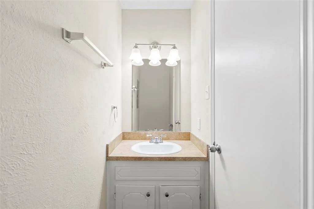 Photo of 2115 Pine Manor Drive