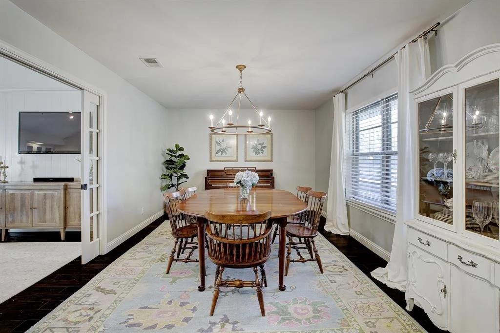 Photo of 1027 Chamboard Lane