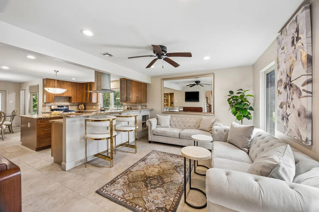 Photo of 9703 Oasis Drive