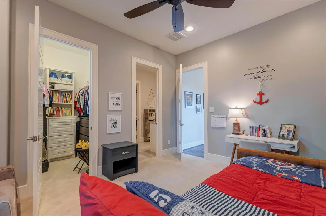 Photo of 2111 Saxon Drive