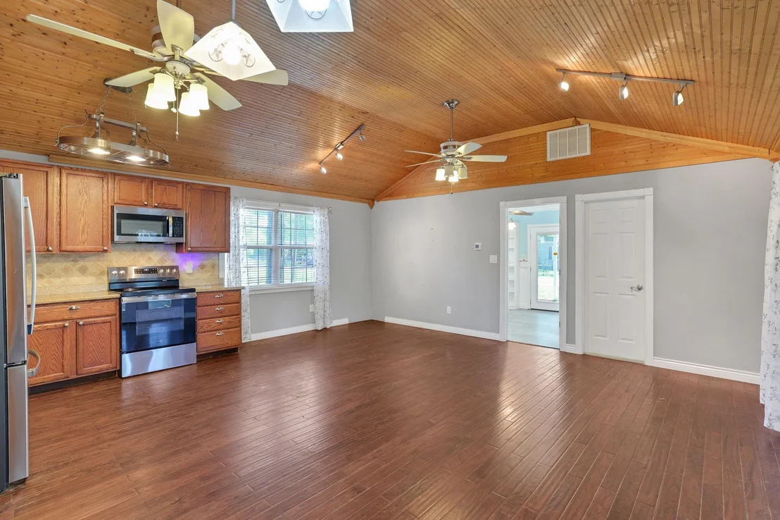 Photo of 140 Tobago Lane