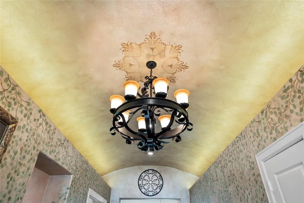 Photo of 907 Falcon Hollow Lane