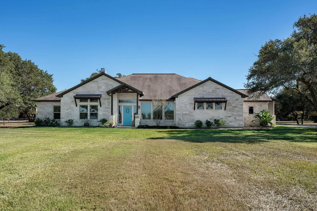 Photo of 437 Bischoff Road