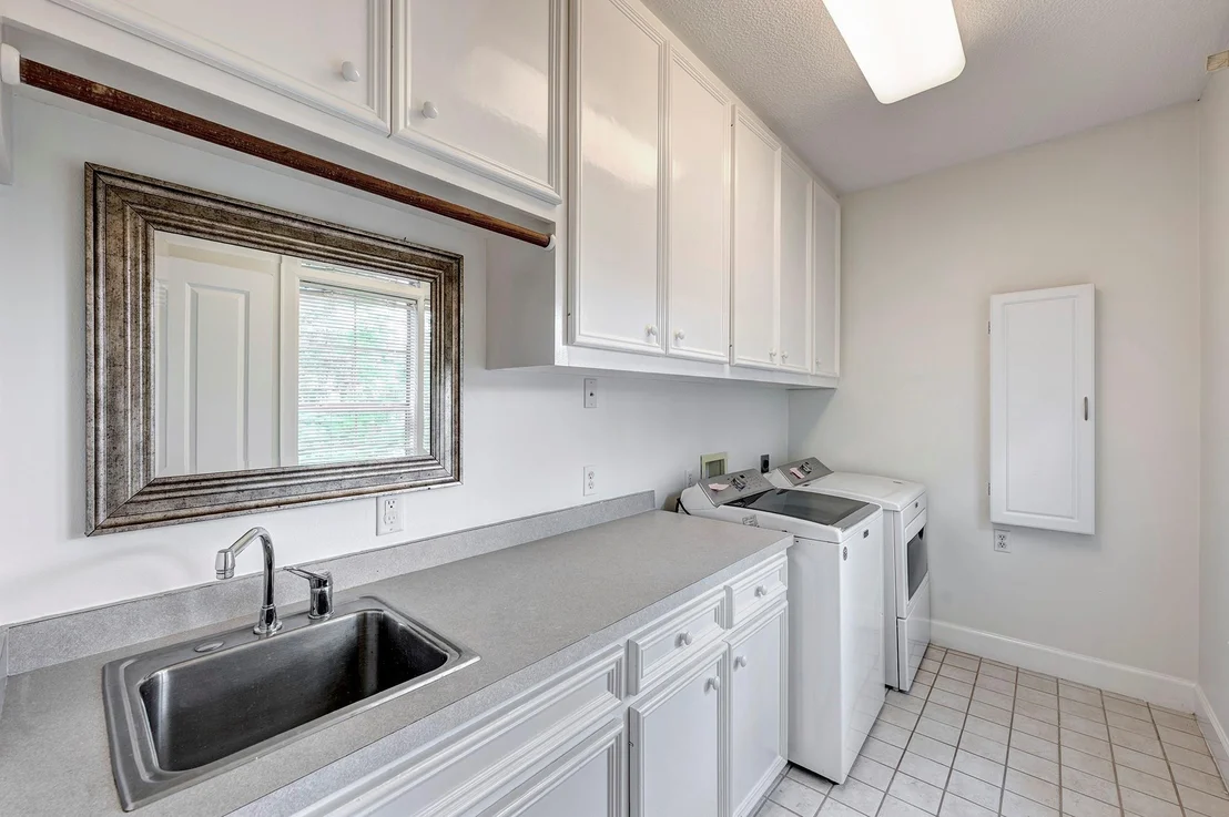 Photo of 4248 Sunset Boulevard