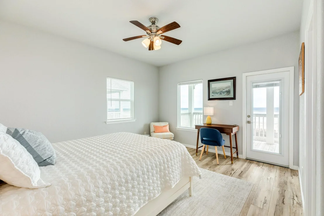 Photo of 2938 Bluewater Highway