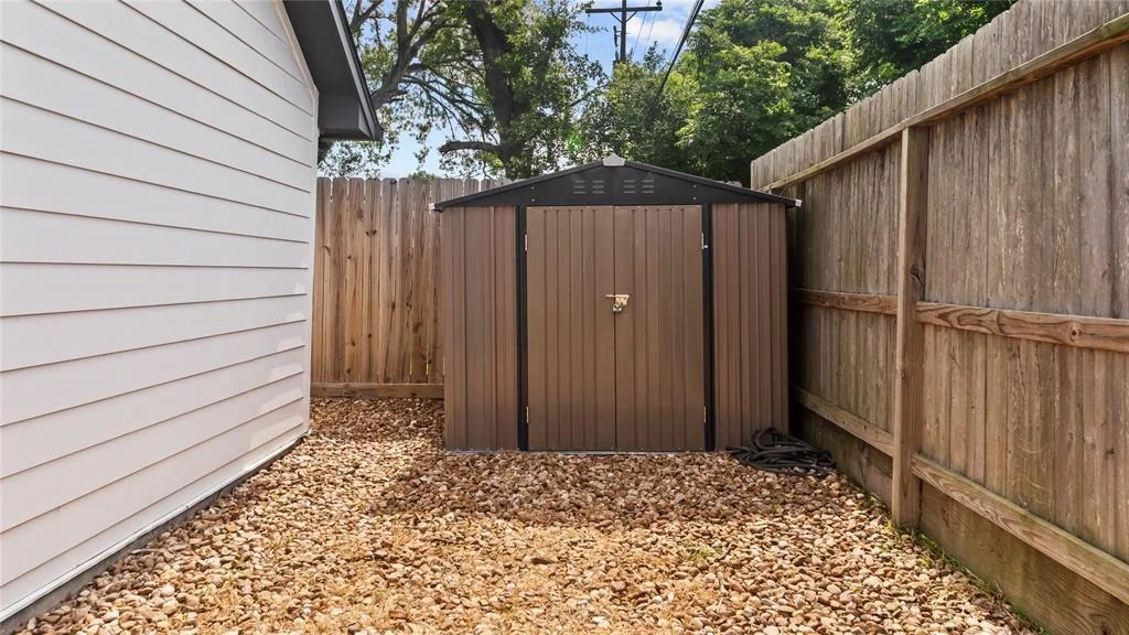 Photo of 5939 Bankside Drive