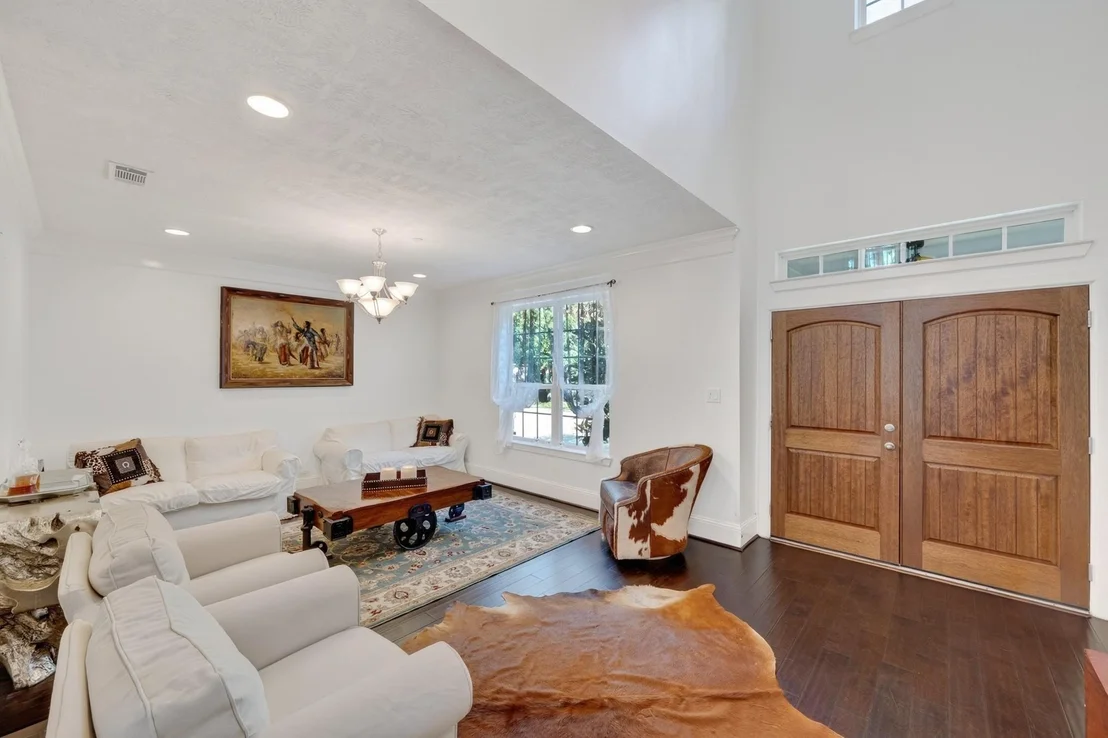 Photo of 335 Voss Road