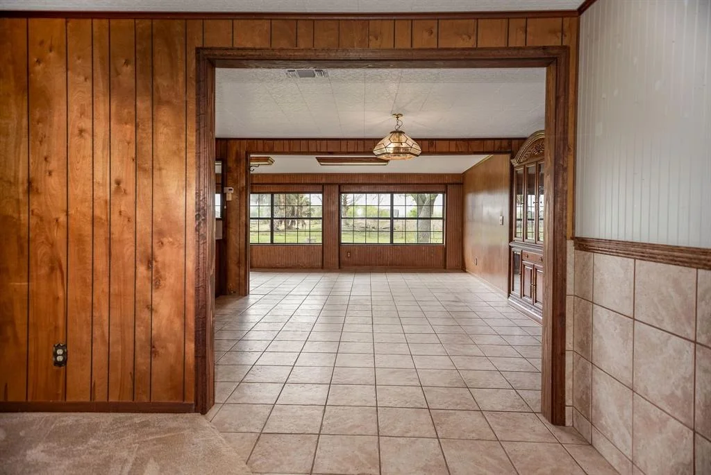 Photo of 587 Seakist Road