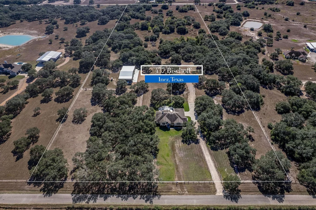 Photo of 437 Bischoff Road