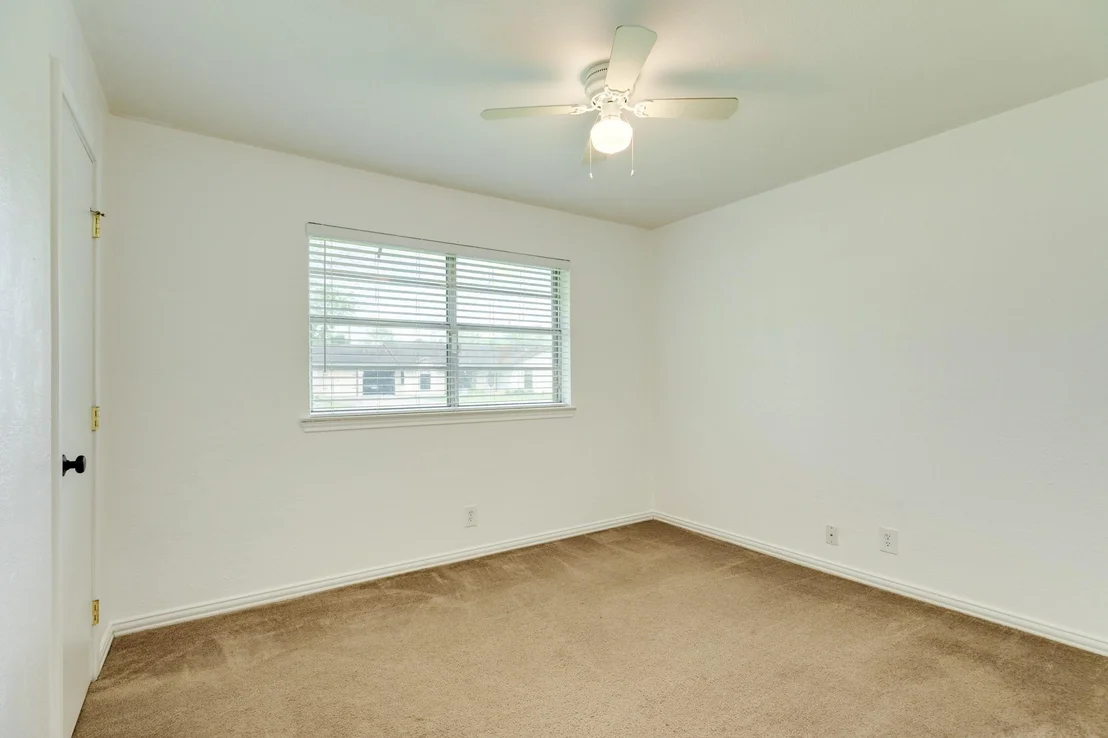 Photo of 108 Avenue E