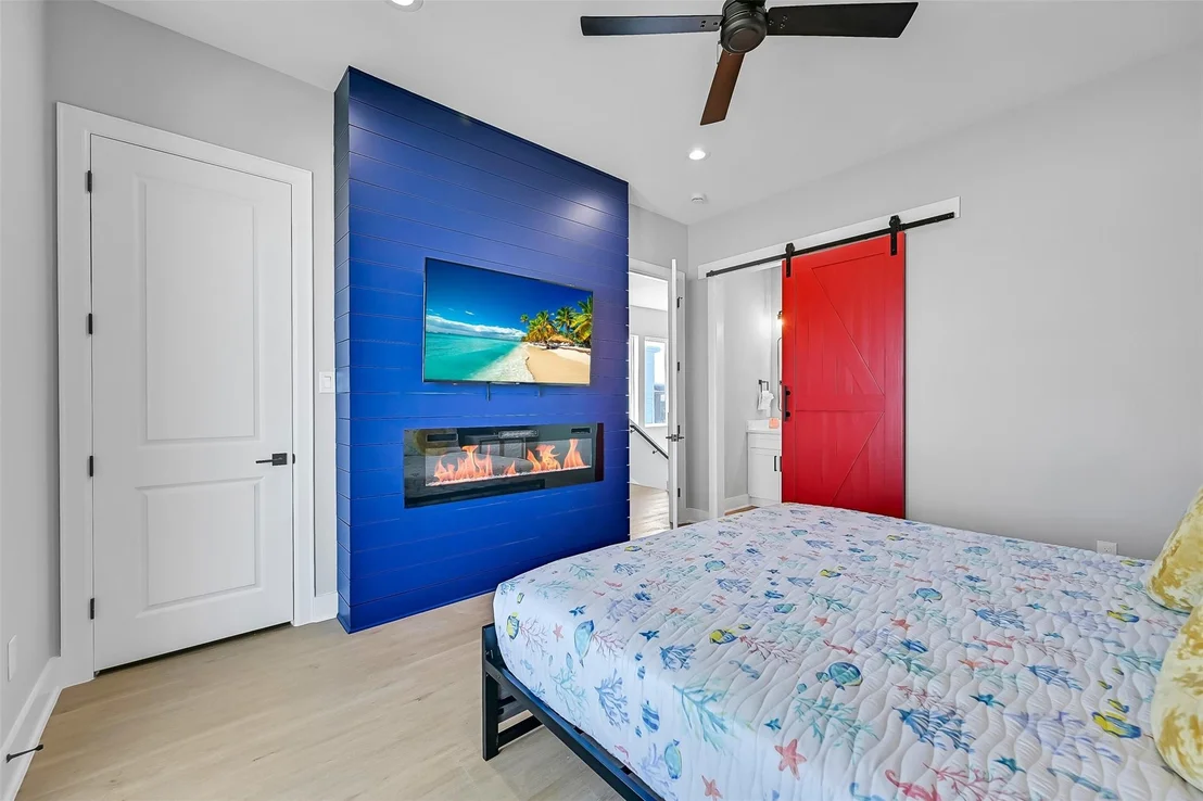 Photo of 16728 West Beach Road