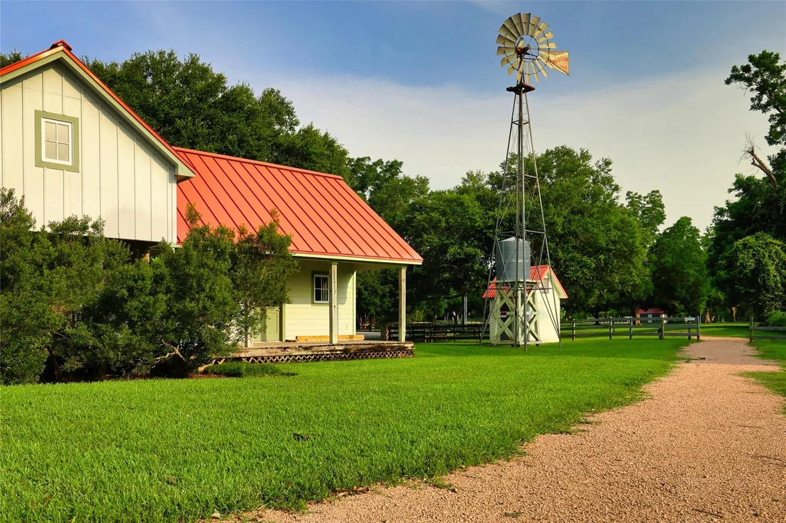 Photo of 30803 Riverlake Road