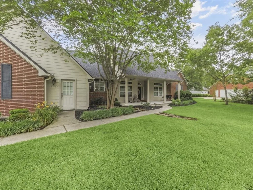 Photo of 11987 White Oak Crossing