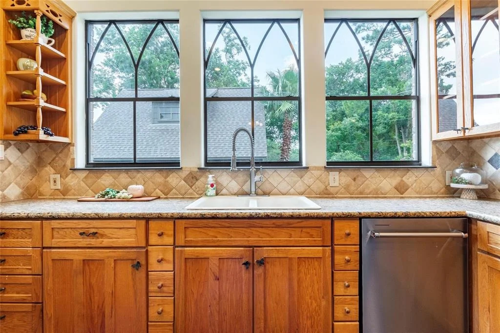 Photo of 2209 Oak Drive