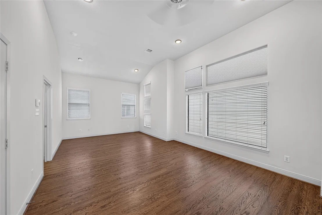 Photo of 818 Lester Street