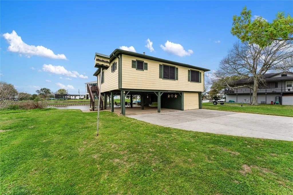 Photo of 410 Palm Drive