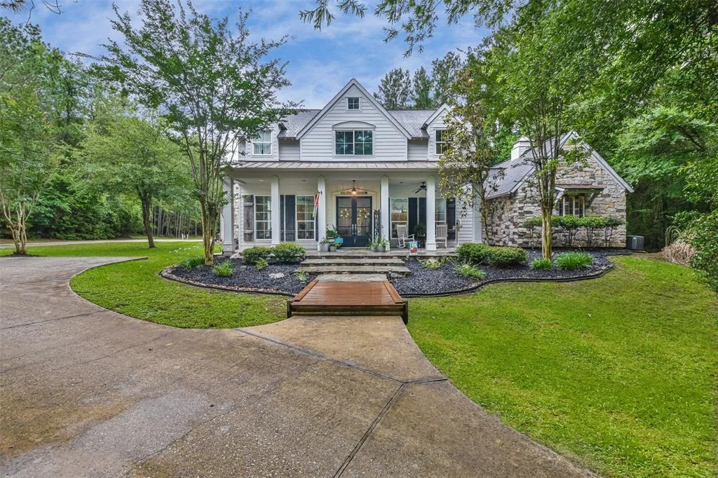 Photo of 9119 Sendera Drive