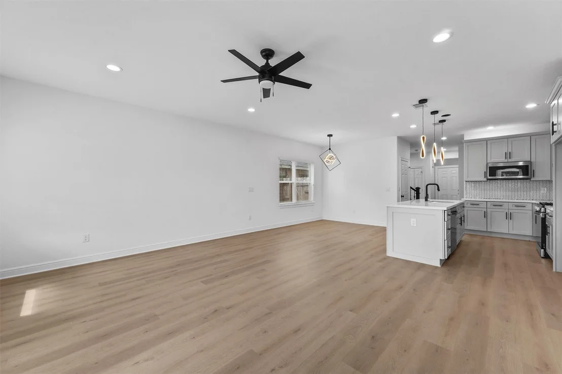 Photo of 5013 Golden Forest Drive