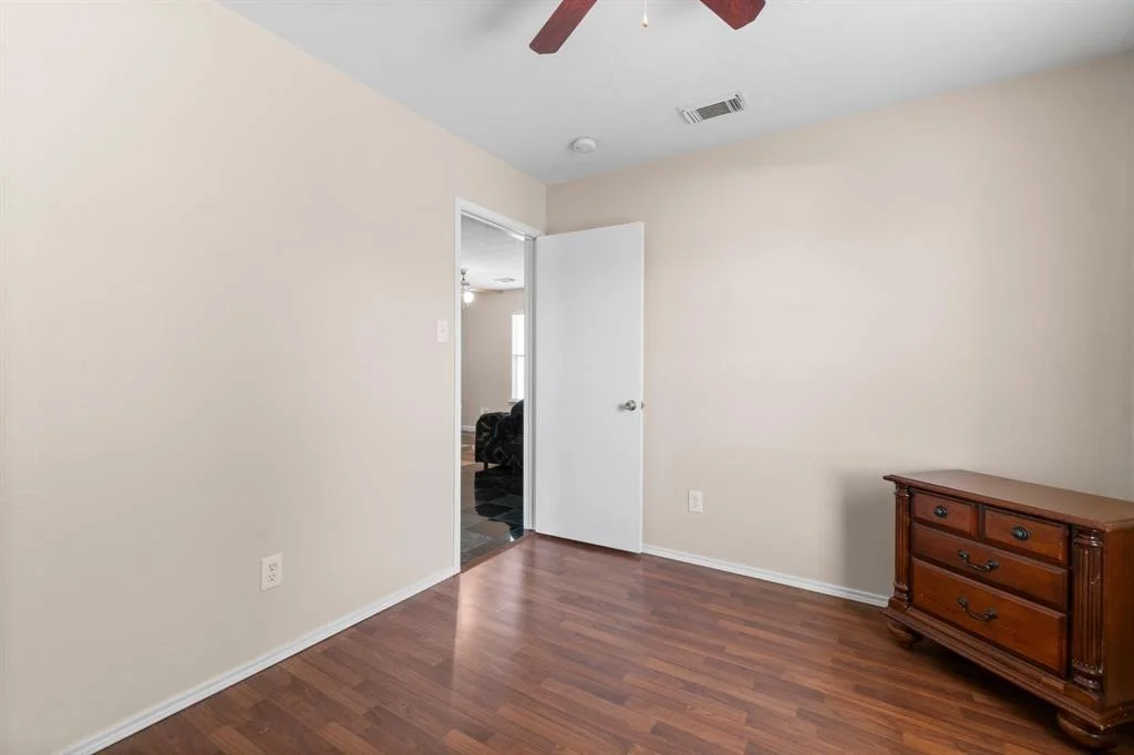 Photo of 16338 North Glade